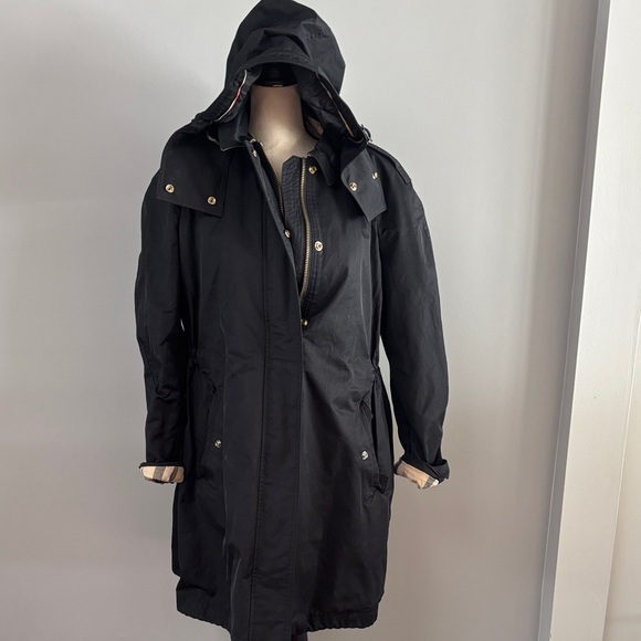 AUTHENTIC BURBERRY JACKET - Picture 1 of 12